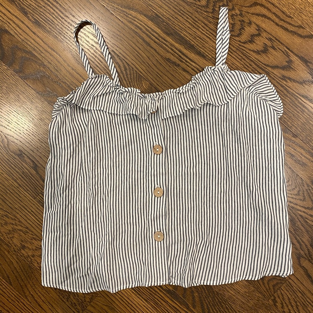 Universal Thread Crop striped Flounce Top. Small